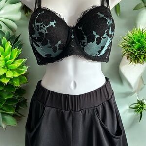 Chic Black and Blue Floral Lace Bra